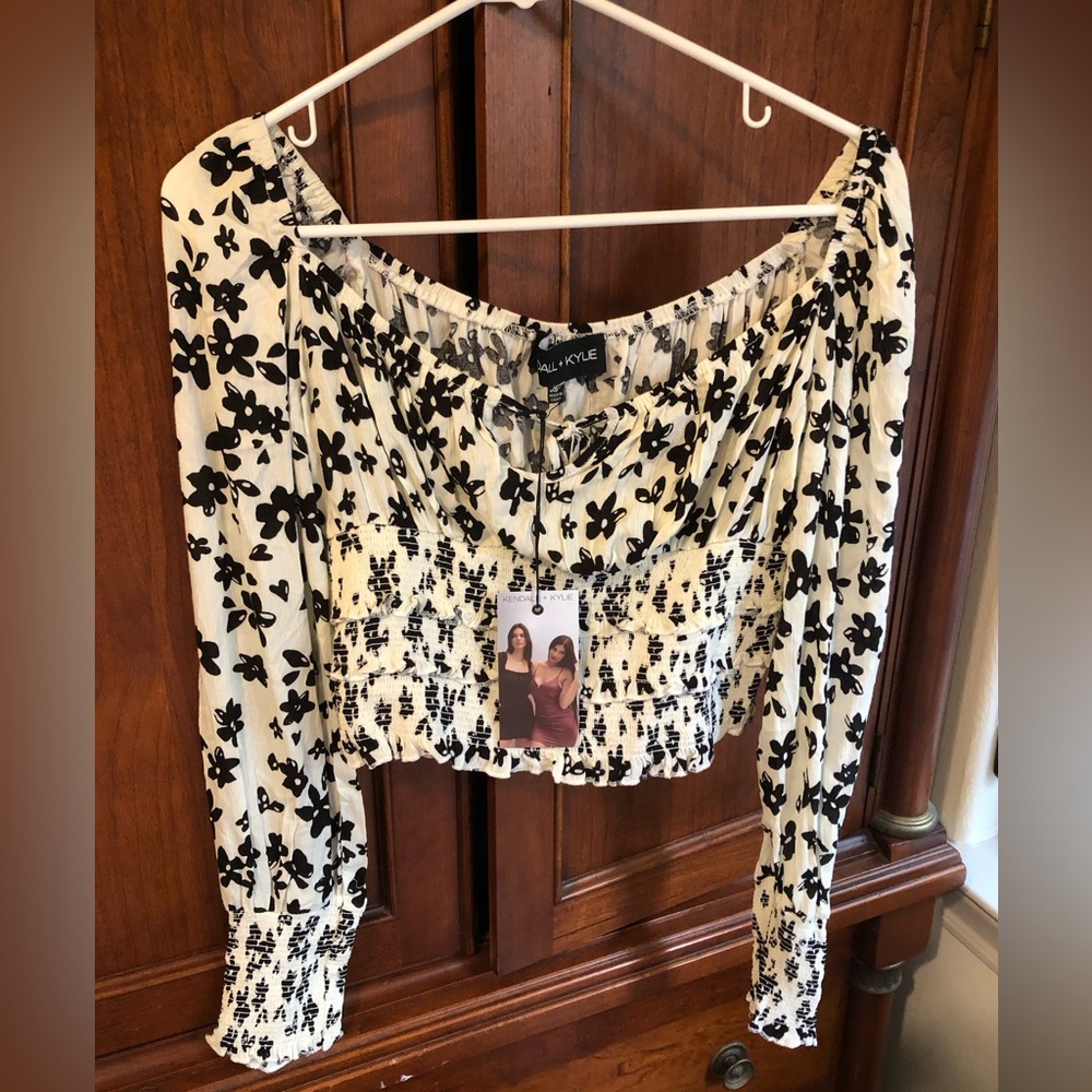 NWT Kendall + Kylie Retro Floral Cropped Top in Size Small